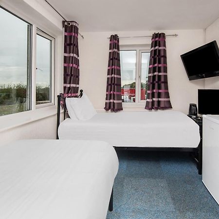 Chris'S Motel Stokenchurch Bagian luar foto
