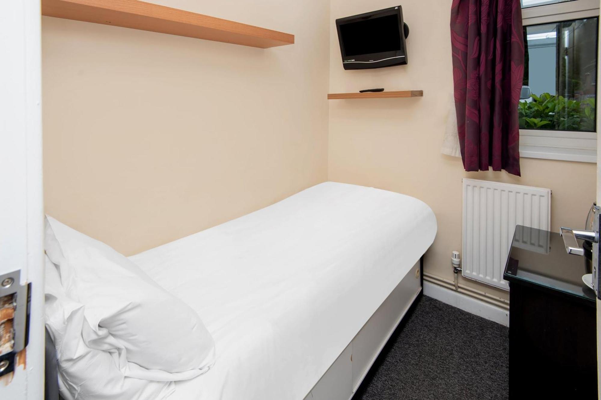 Chris'S Motel Stokenchurch Bagian luar foto