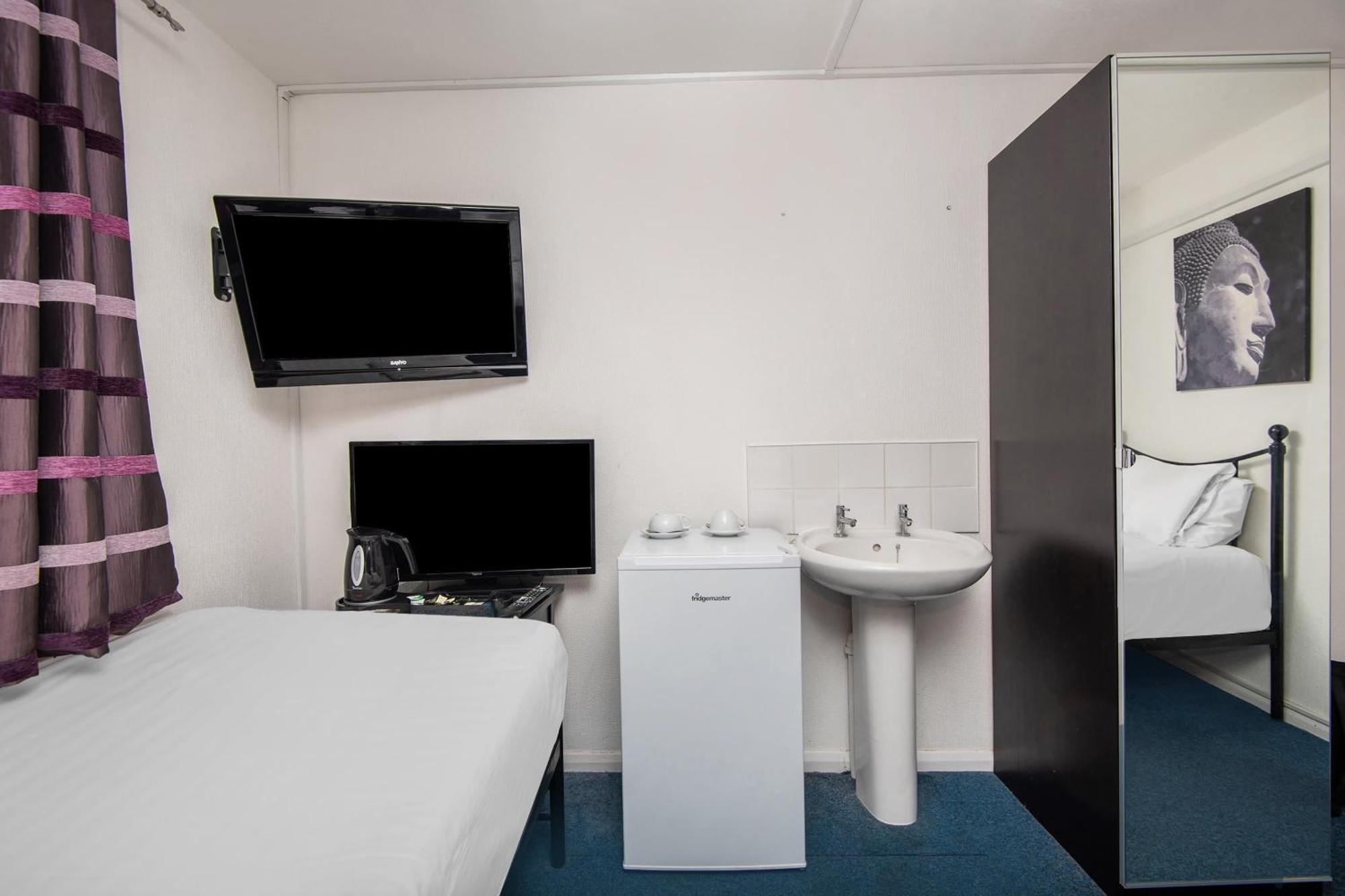 Chris'S Motel Stokenchurch Bagian luar foto