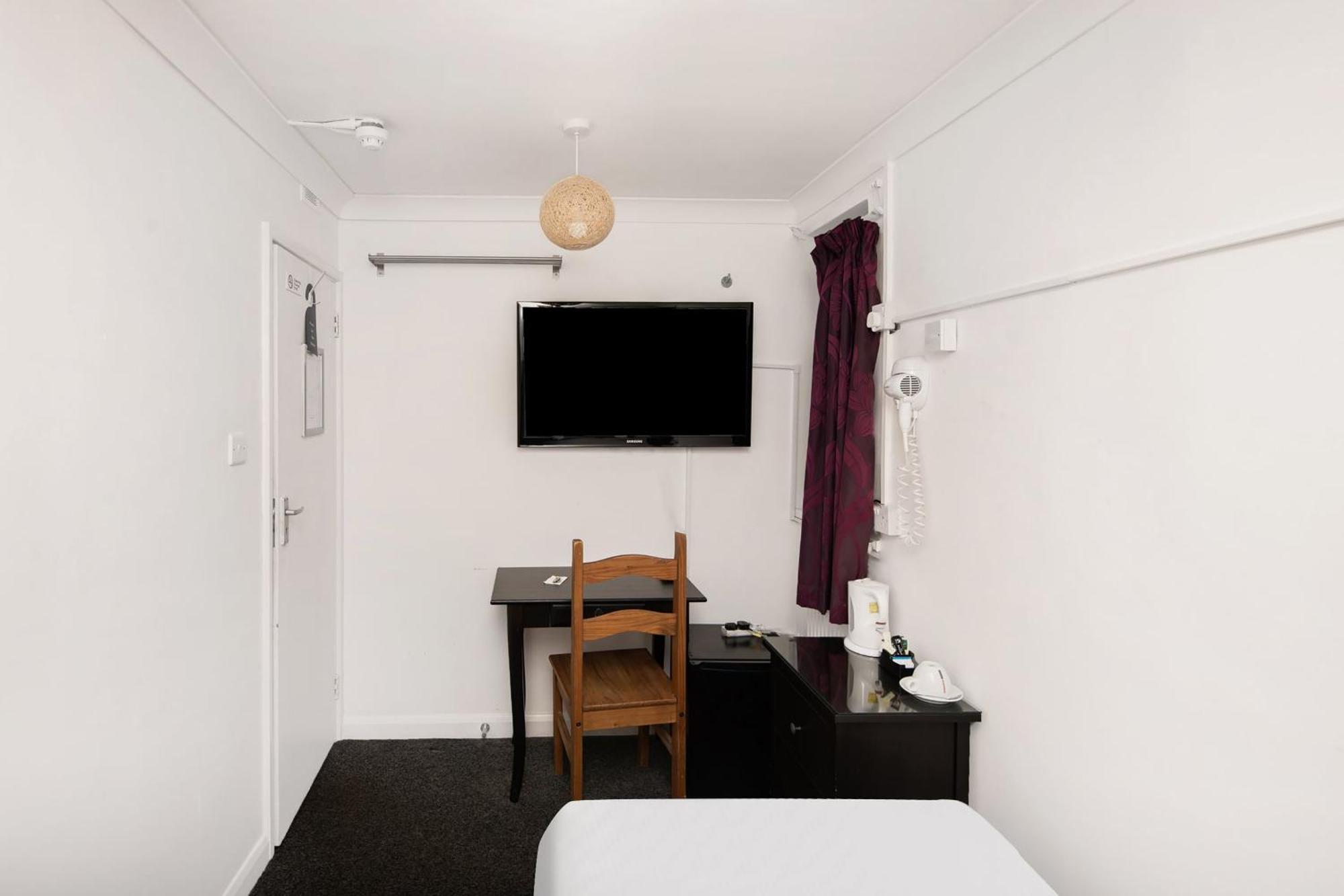 Chris'S Motel Stokenchurch Bagian luar foto