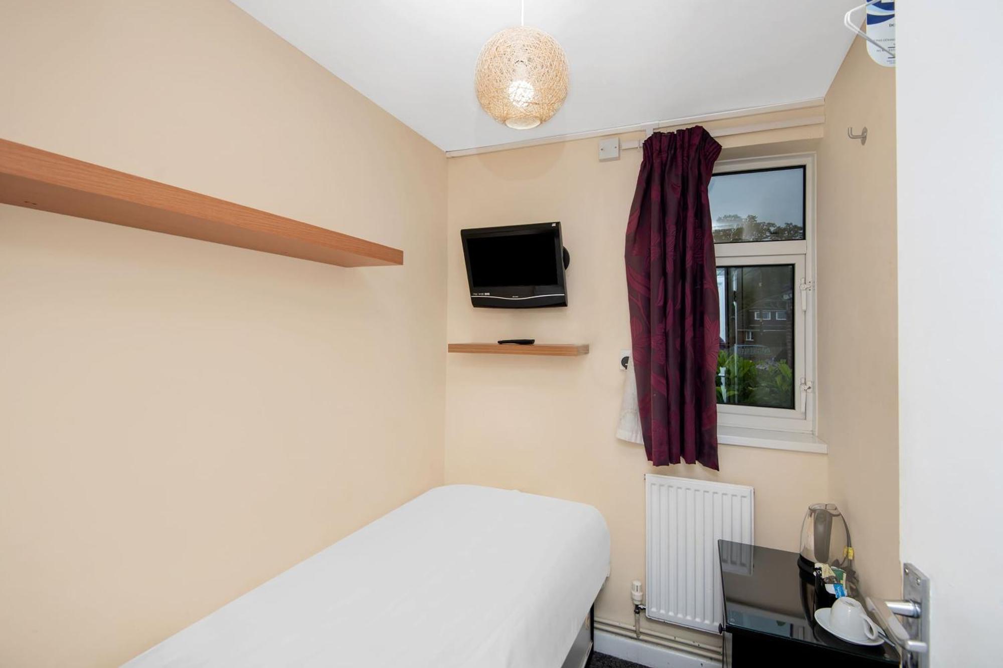 Chris'S Motel Stokenchurch Bagian luar foto
