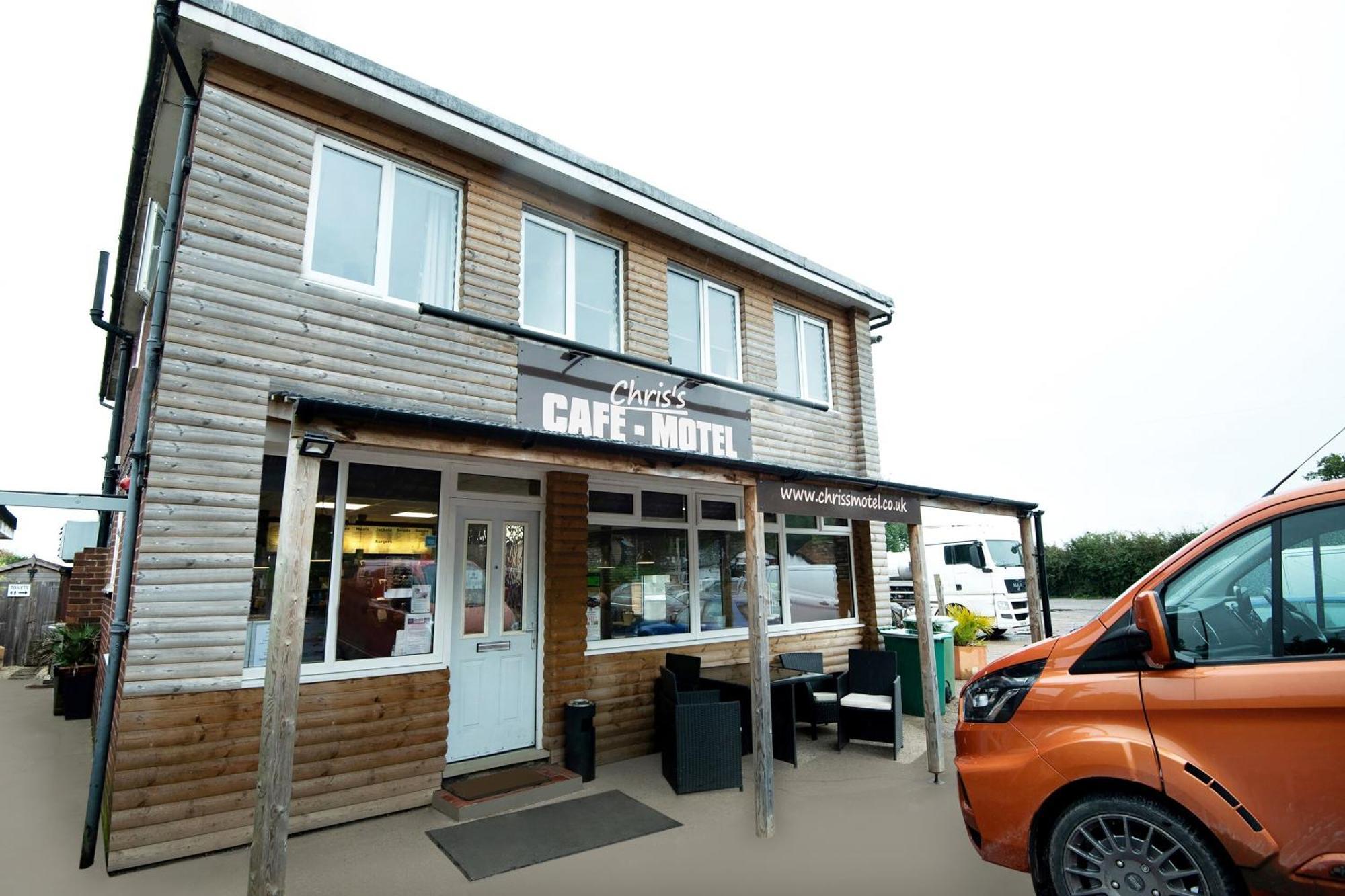 Chris'S Motel Stokenchurch Bagian luar foto