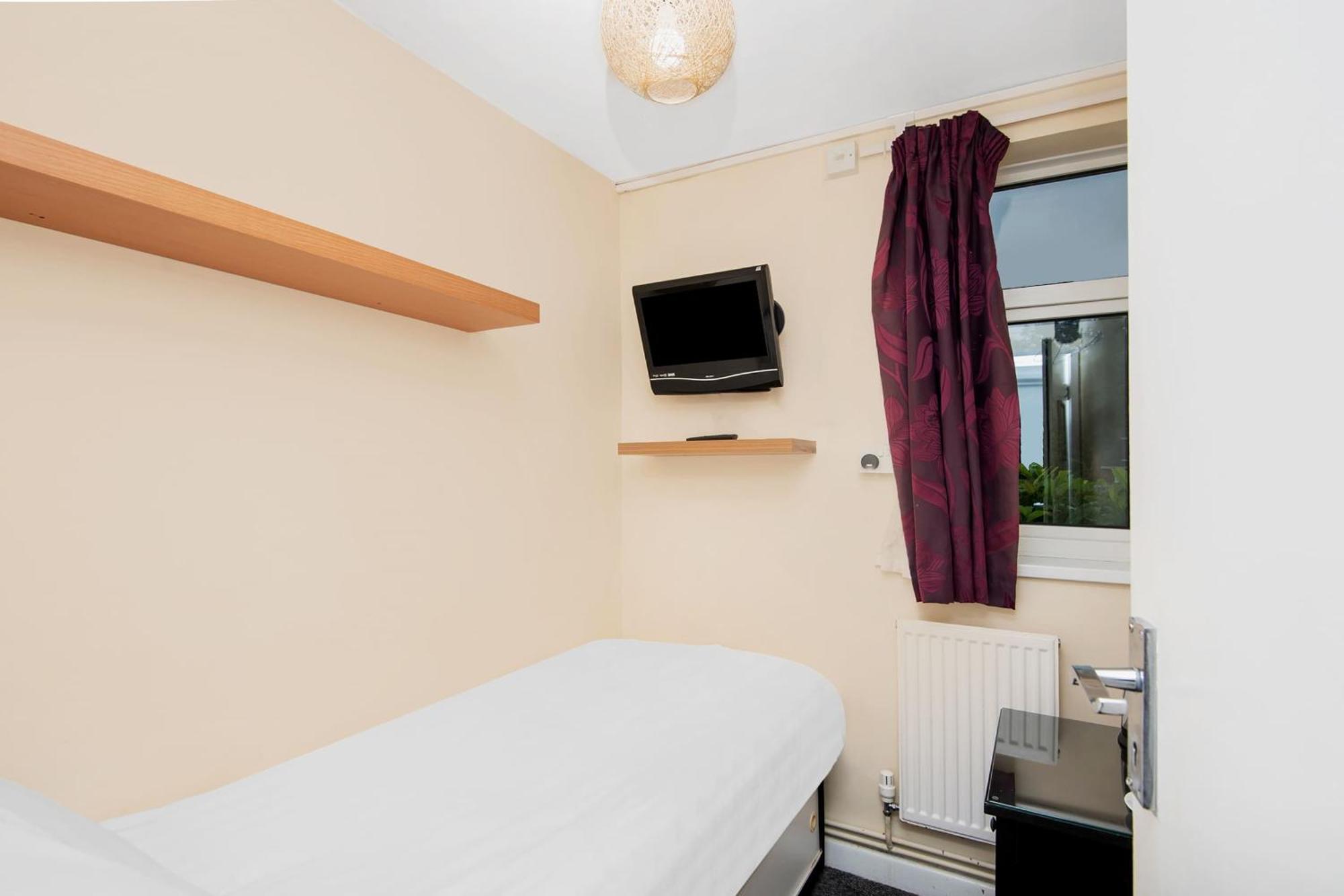 Chris'S Motel Stokenchurch Bagian luar foto