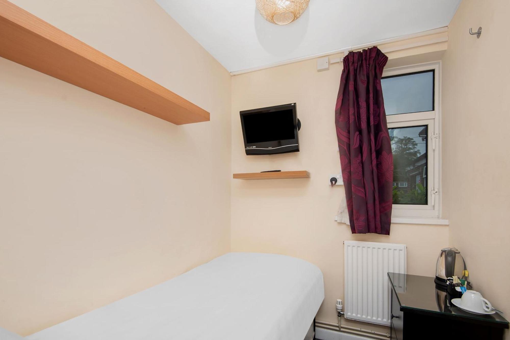 Chris'S Motel Stokenchurch Bagian luar foto