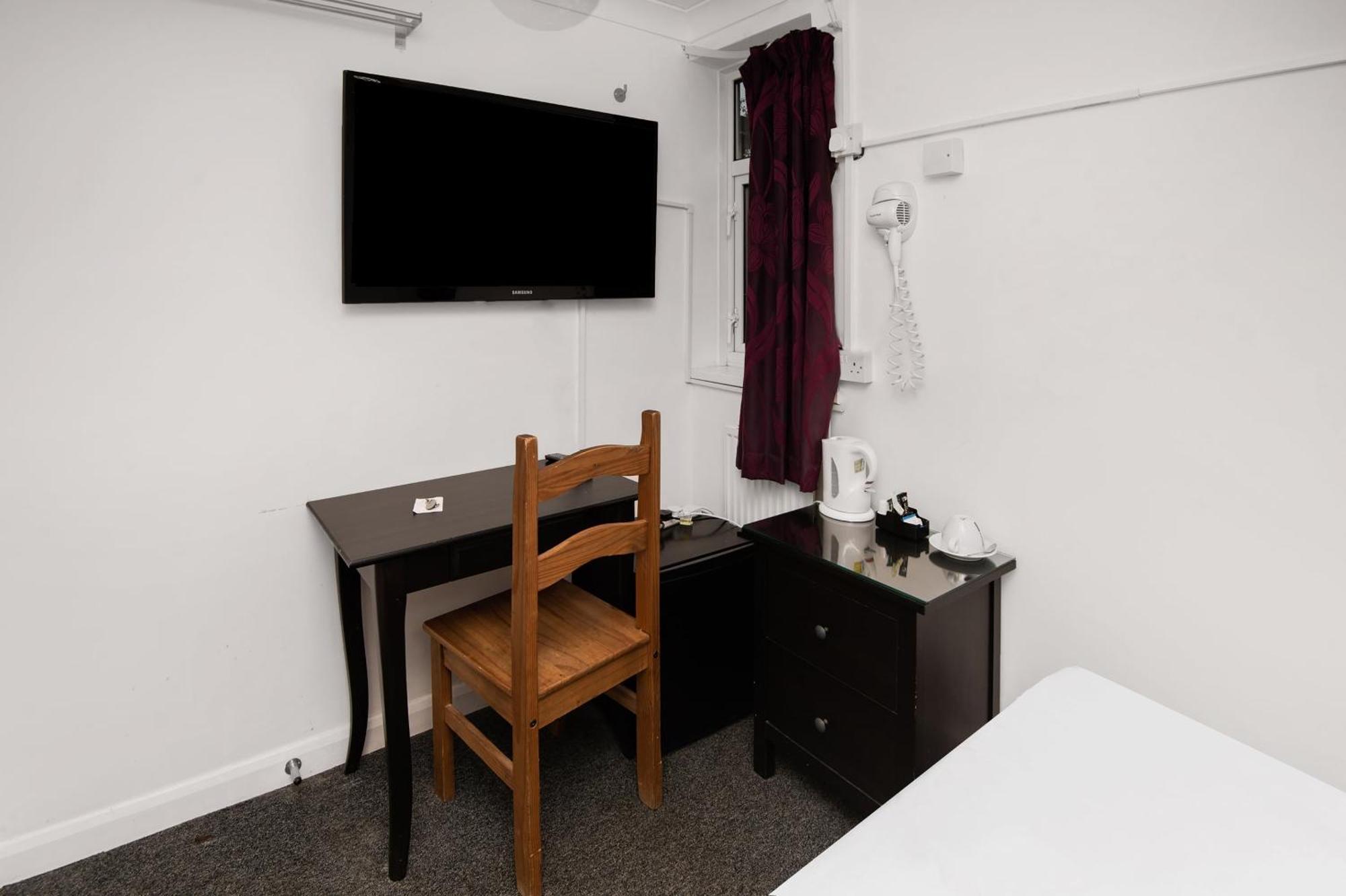 Chris'S Motel Stokenchurch Bagian luar foto